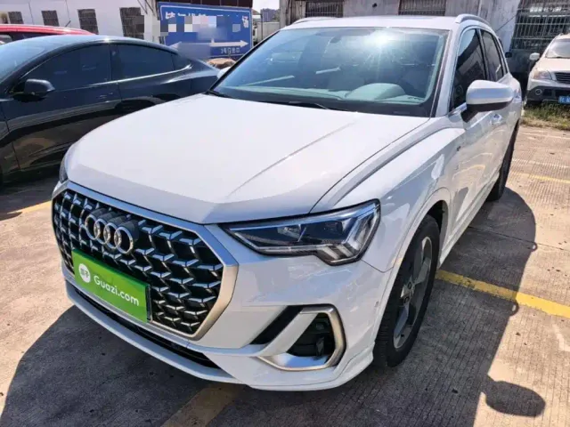 Фотография автомобиля — Audi Q3