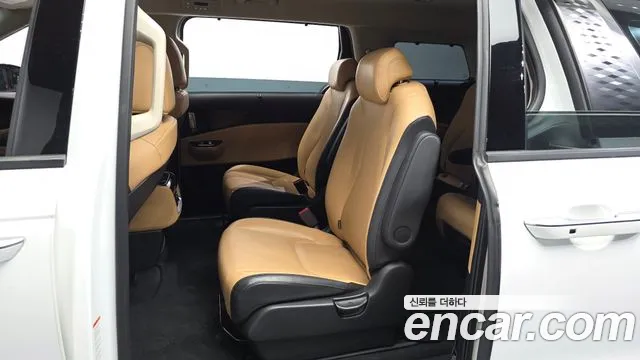Kia Carnival 4th Gen — Фото автомобиля 16