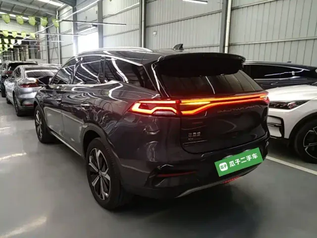 BYD Tang — Фото автомобиля 4