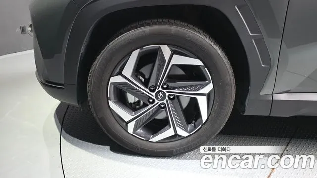 Hyundai Tucson Tucson (NX4) Бензин 1.6 Turbo 4WD — Фото автомобиля 2