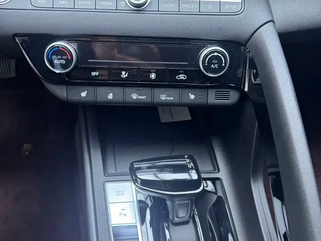 Hyundai Elantra — Фото автомобиля 10