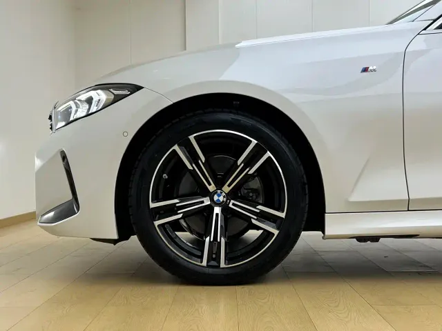 BMW 3 Series — Фото автомобиля 5