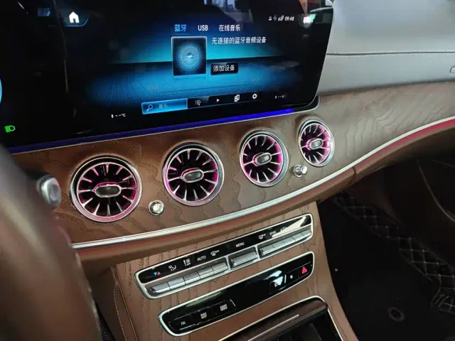 Mercedes-Benz E-Class — Фото автомобиля 4