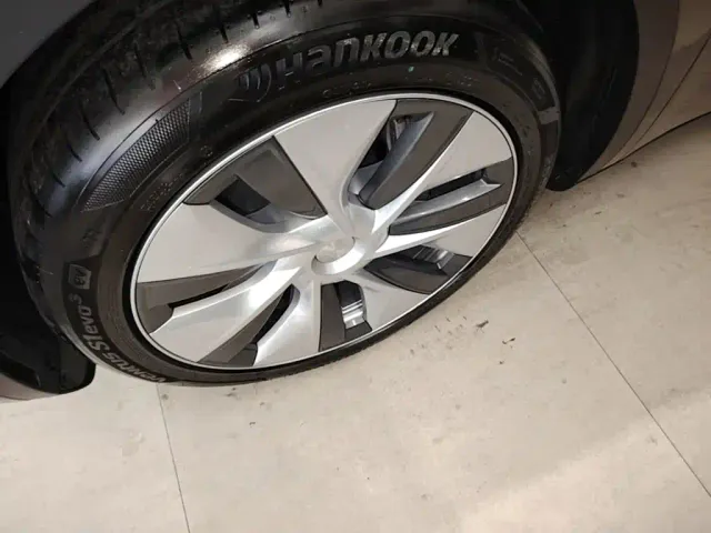 Tesla Model Y — Фото автомобиля 22
