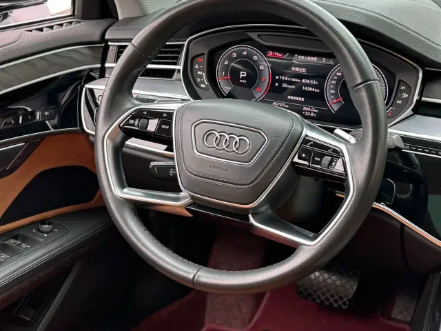 Audi A8 — Фото автомобиля 11