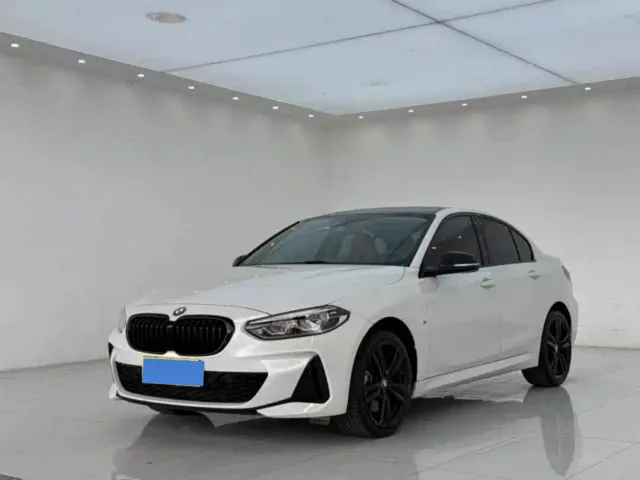 Фотография автомобиля — BMW 1 Series