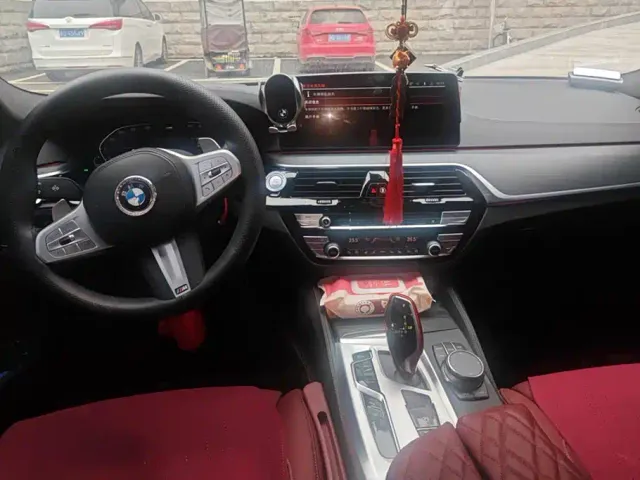 BMW 5 Series — Фото автомобиля 12
