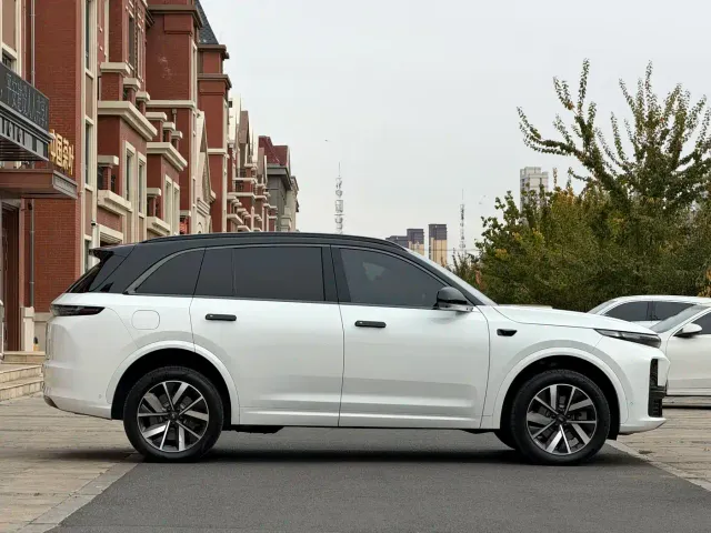 Li Auto L7 — Фото автомобиля 7
