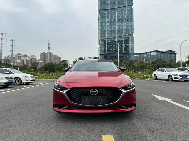 Mazda Axela — Фото автомобиля 2