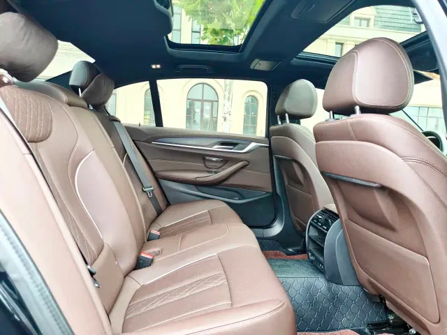 BMW 5 Series — Фото автомобиля 7