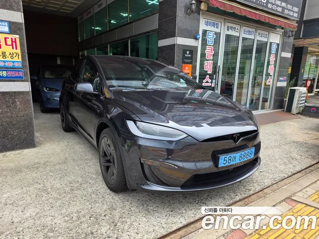 Tesla Model X — Фото автомобиля 2