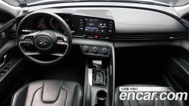 Hyundai Avante CN7 — Фото автомобиля 10