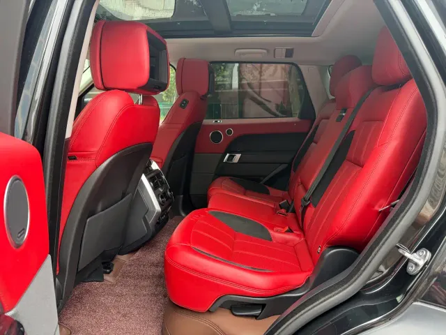 Land Rover Range Rover Sport — Фото автомобиля 12