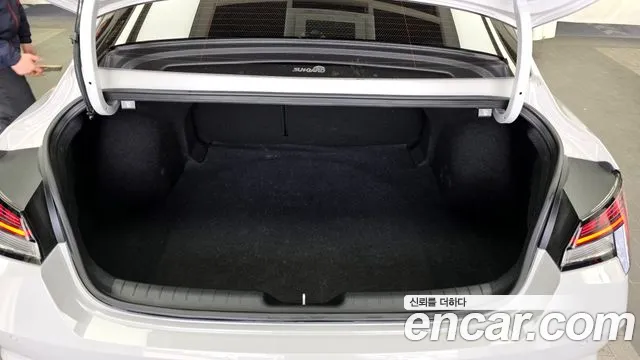 Hyundai AVANTE Avante (CN7) — Фото автомобиля 20
