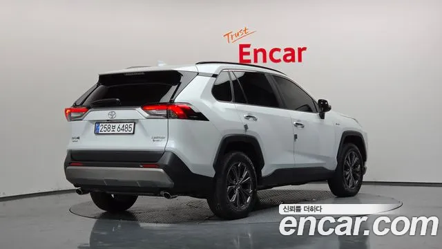 Toyota RAV4 — Фото автомобиля 2