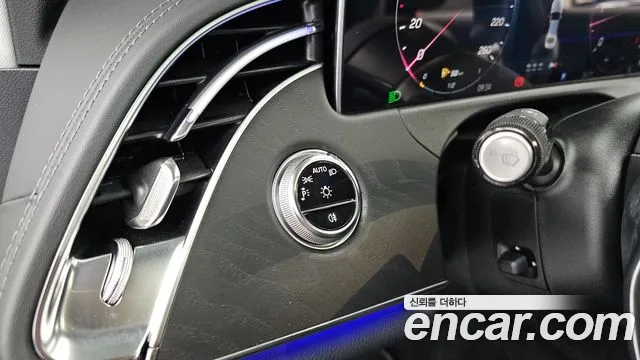 Mercedes-Benz E-Class — Фото автомобиля 16