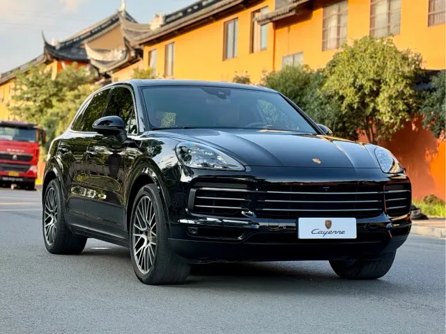 Porsche Cayenne — Фото автомобиля 3