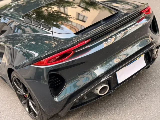 Lotus Emira — Фото автомобиля 18