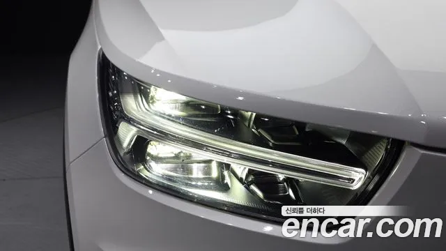 Вольво XC40 — Фото автомобиля 20