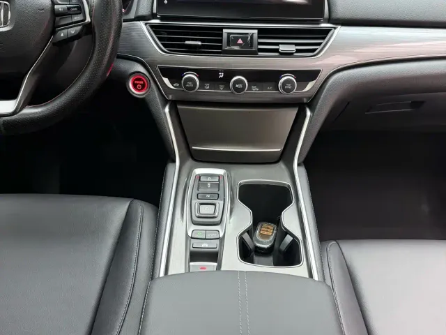 Honda Accord — Фото автомобиля 13