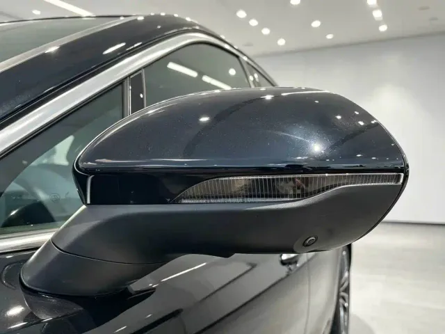 Hongqi H5 — Фото автомобиля 4