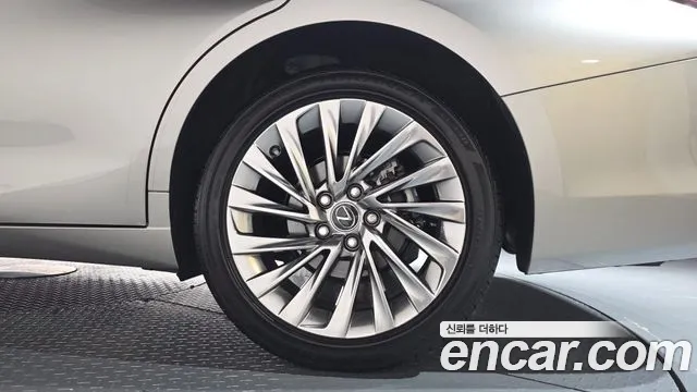 Lexus ES 7th Gen — Фото автомобиля 6
