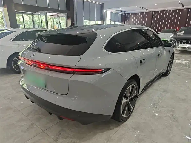 Nio ET5 Touring — Фото автомобиля 6