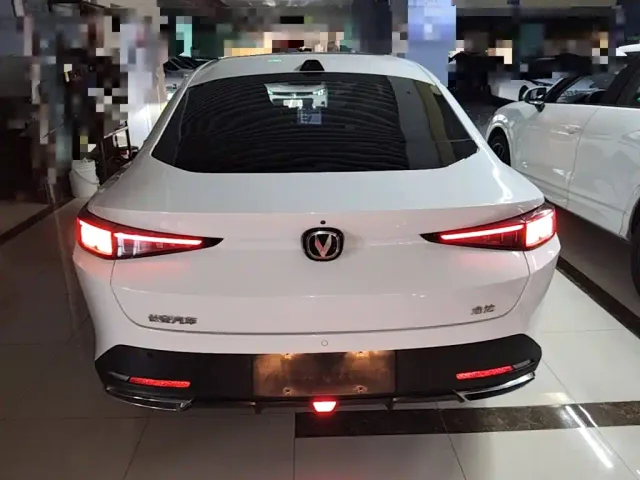 Changan Lamore — Фото автомобиля 5