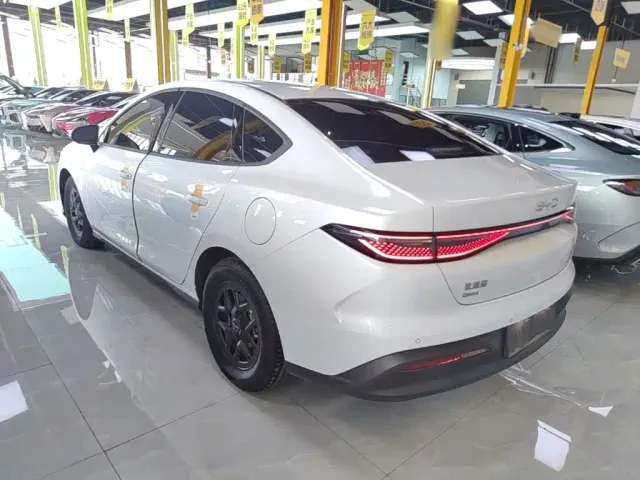 BYD Seal 05 DM-i — Фото автомобиля 4