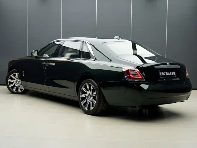 Rolls-Royce Ghost — Фото автомобиля 4