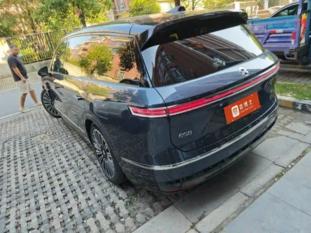 Nio ES8 — Фото автомобиля 3
