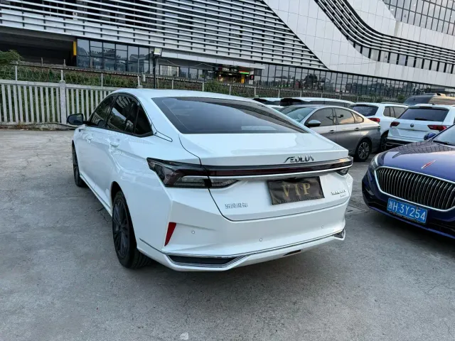 Dongfeng Yixuan MAX — Фото автомобиля 8