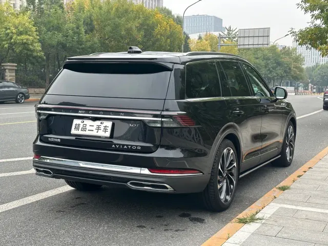 Lincoln Aviator — Фото автомобиля 7
