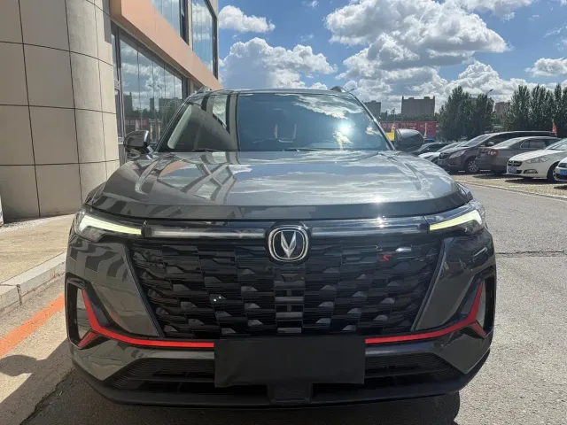 Changan CS35 Plus — Фото автомобиля 2