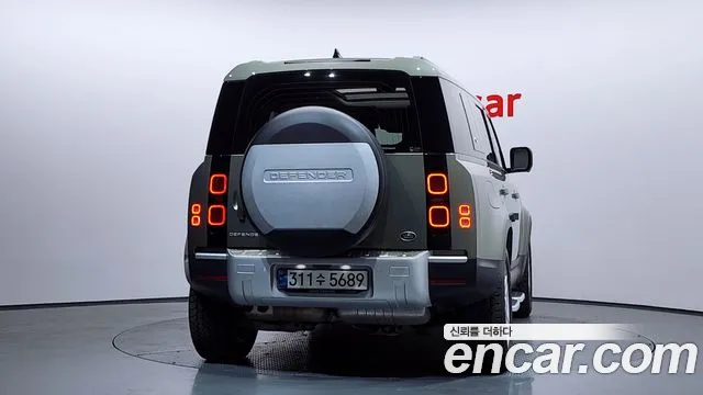 Land Rover Defender — Фото автомобиля 4