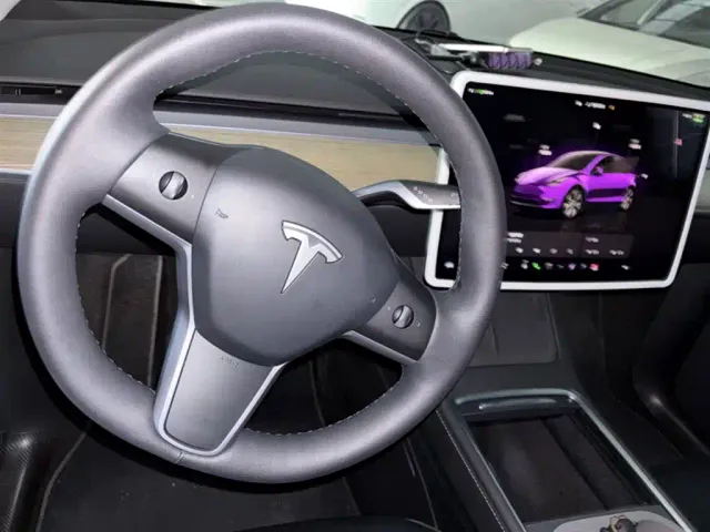 Tesla Model Y — Фото автомобиля 5