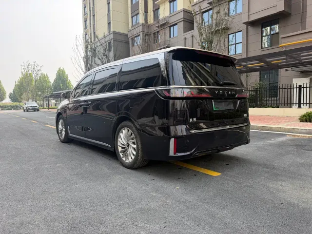 Voyah Auto Voyah Dreamer 2024 PHEV Extended Range Premium Edition — Фото автомобиля 6