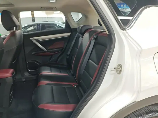 Geely Binyue — Фото автомобиля 16