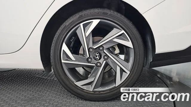 Hyundai Avante — Фото автомобиля 6