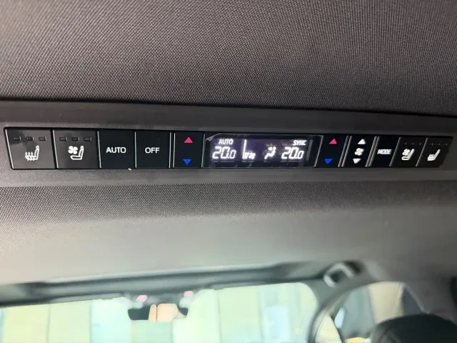 Toyota Sienna — Фото автомобиля 8