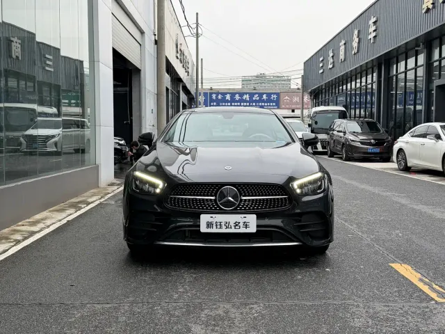 Mercedes-Benz E-Class — Фото автомобиля 2