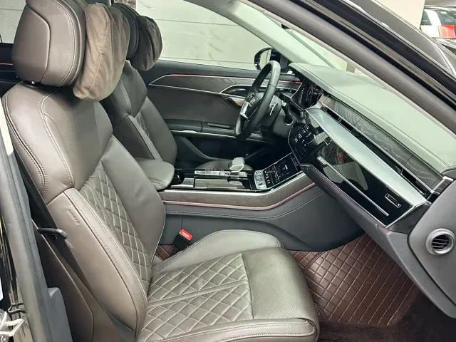 Audi A8 — Фото автомобиля 12