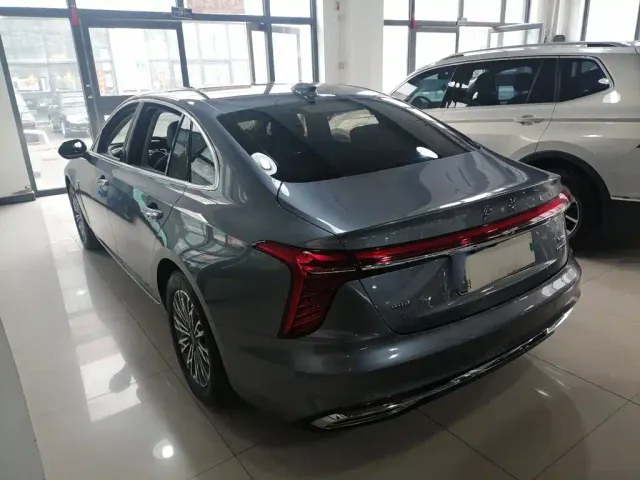 Hongqi H5 — Фото автомобиля 22