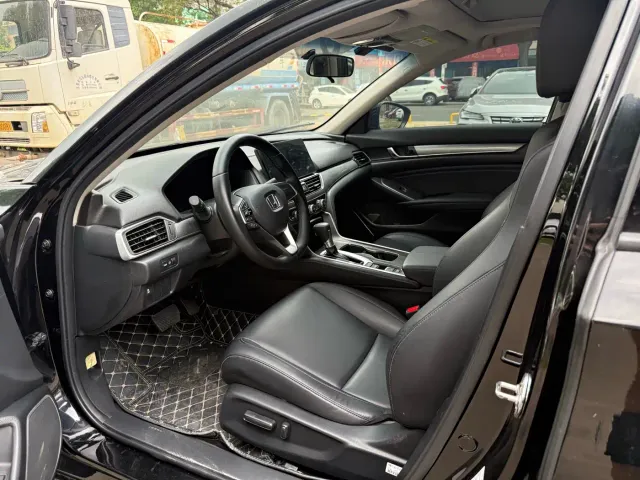 Honda Accord — Фото автомобиля 4