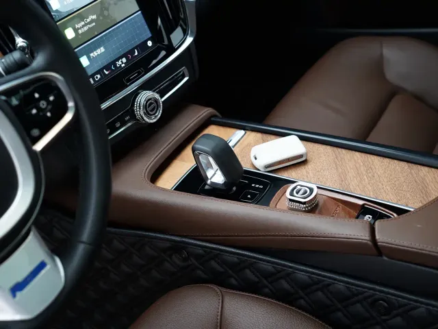 Volvo S90 — Фото автомобиля 19