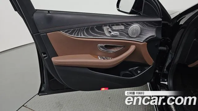 Mercedes-Benz E-Class W213 — Фото автомобиля 13