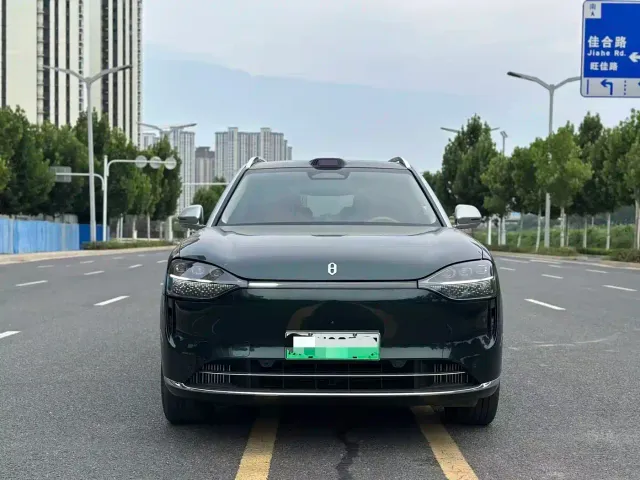 Aito M9 — Фото автомобиля 2
