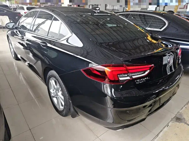 Buick Regal — Фото автомобиля 4