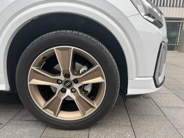Audi Q2L — Фото автомобиля 6