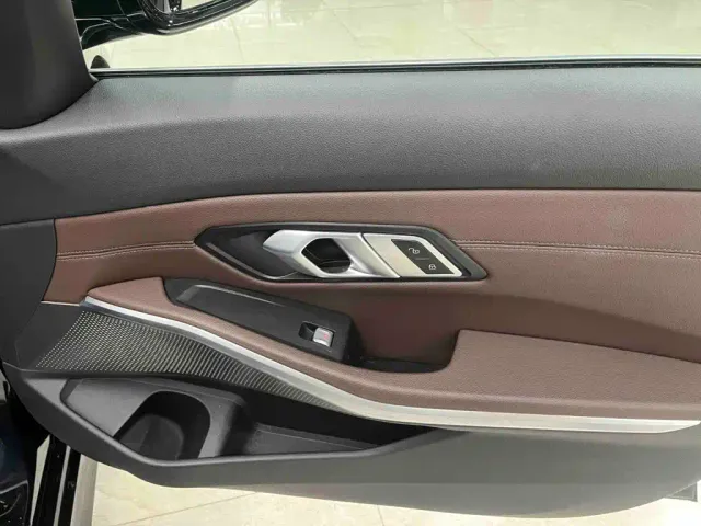BMW 3 Series — Фото автомобиля 16